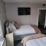 Inn The Angel 3*