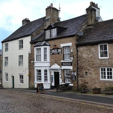 Inn The Angel 3*